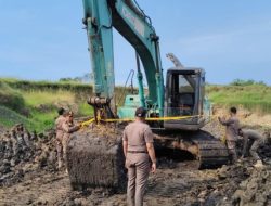 Satpol PP Kabupaten Tangerang Segel Aktivitas Galian Tanah di Desa Gintung, Kecamatan Sukadiri