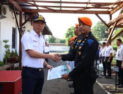 KAI Daop 6 Yogyakarta Berikan Penghargaan ke Petugas Kembalikan HP Penumpang Tertinggal