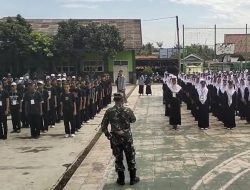 Koramil 0602-19/Cikande Bina Karakter Siswa SMK Insan Mulya Melalui Pelatihan Kedisiplinan dan PBB