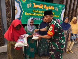 Babinsa Koramil 0602-05/Cipocok Jaya Berikan Bantuan Beras Kepada Warga Kurang Mampu dan Anak Yatim