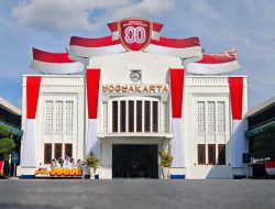 Tampilan Nuansa Merah Putih Penuhi Stasiun dan Kereta Api di Daop 6 Yogyakarta