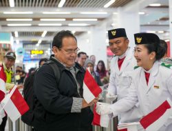 Meriahkan HUT RI, Bendera Merah Putih 208 Meter Berkibar Sepanjang Kereta Cepat Whoosh