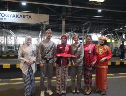 KAI Daop 6 Yogyakarta Ajak Penumpang Rayakan HUT ke-80 RI di Stasiun dan di Atas KA