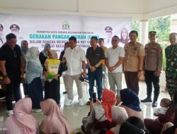 Edy Santoso Borong Minyak Goreng Dibagikan Gratis ke Warga