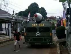 Masyarakat Desa Parakan Garokgek Gelar Karnaval Kreasi Seni Replika