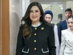 Rumah Eko Patrio dan Uya Kuya Dijarah Massa