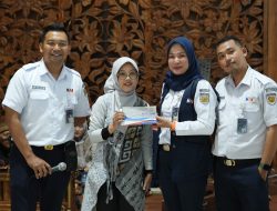 Hari Pelanggan, KAI Daop 5 Berikan Kejutan di Stasiun Purwokerto