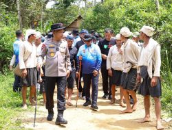 Kunjungi Baduy, Gubernur Banten Andra Soni : “Masyarakat Adat Harus Dapat Layanan Publik Terbaik”