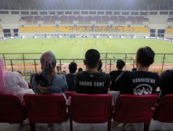 Gubernur Banten Hadir di Laga Dewa United, Bangun Komitmen Kebersamaan Melalui Olahraga