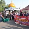 UNIBA Gelar Jalan Sehat, 3.159 Peserta Meriahkan PKKMB 2025