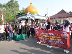 UNIBA Gelar Jalan Sehat, 3.159 Peserta Meriahkan PKKMB 2025