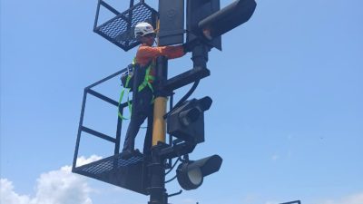 KAI Daop 5 Purwokerto Pastikan Sistem Proteksi Petir Grounding Persinyalan Aman Hadapi Musim Hujan