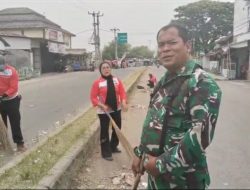 PMI dan Koramil 0602-02/Kasemen Bersinergi dalam Karya Bakti Kebersihan Lingkungan di Banten