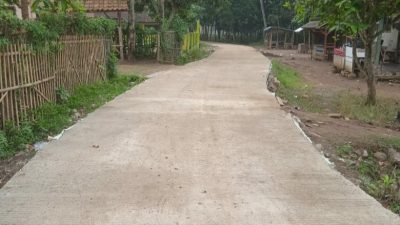 Dulu Becek dan Berlubang, Jalan di Kampung Pasir Waru Serang Kini Rampung Diperbaiki