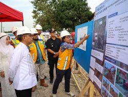 Pastikan Serang Bebas Banjir, Gubernur Andra Soni Tinjau Normalisasi Sungai Cibanten