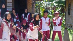 Outdoor Activity Warnai PKKMB UNIBA 2025 di Lembah Gunung Sari