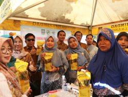 Warga Antusias Belanja di Bazar Murah Rangkaian HUT ke-499 Kabupaten Serang