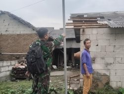 Akibat Disapu Angin Puting Beliung, Danramil 0602-21/Kopo Kerahkan Babinsa Bantu Warga Terdampak