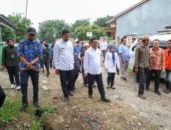 Gubernur Banten Pastikan Jalan Desa Sukarame Segera Dibeton