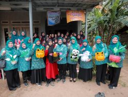 Tinawati Andra Soni Tinjau Kinerja PKK Kelurahan Cilowong, Kota Serang