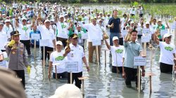 Wapres Gibran dan Gubernur Andra Soni Tanam Mangrove di Pesisir Mauk