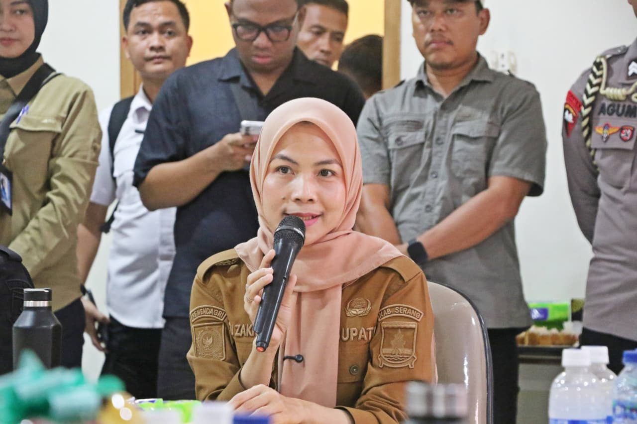 Bupati Ratu Zakiyah Dampingi Gubernur dan Kapolda Banten Sidak Truk ODOL di Bojonegara