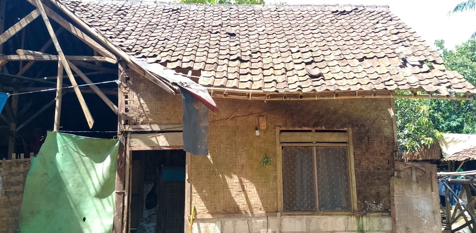 Janda Beranak 5 Minta Bantuan, Rumahnya Nyaris Rubuh