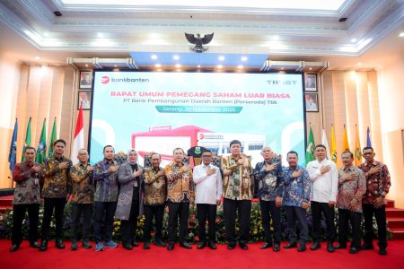 Gubernur Andra Soni Tekankan Penguatan Stabilitas dan Kinerja Bank Banten dalam RUPS LB