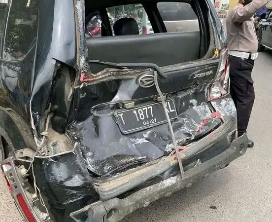 Kecelakaan Maut Libatkan 14 Kendaraan di Cikampek, 2 Orang Tew4s dan 5 Luka-Luka