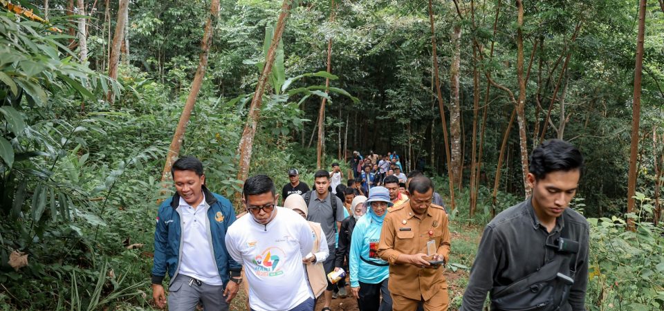 Tinjau Curug Cimanggung, Gubernur Andra Soni Prioritaskan Infrastruktur Wisata Lewat Program ‘Bang Andra’ ​