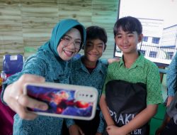 Ketua TP PKK Tinawati Andra Soni Bangga dan Haru Lihat Semangat Belajar Anak-anak Istimewa