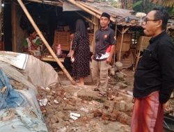 Rumah Warga Desa Binong Roboh, Pemerintah Belum Salurkan Bantuan