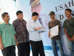 Wakil Gubernur Banten Salurkan Rp24,3 Miliar untuk Modal Usaha dan Jaminan Sosial