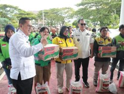 Respons Cepat Keluhan Warga, Wali Kota Serang Bagikan Sembako Ke Ratusan “Serdadu”.