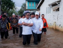 Tinjau Banjir Serang, Gubernur Andra Soni Tekankan Urgensi Normalisasi Sungai dan Penanganan Pengungsi