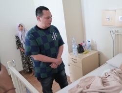 Wali Kota Serang Kunjungi Korban Rumah Roboh di Kampung Ampreg