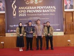 Serahkan Lifetime Achievement Award, Sekda Banten Apresiasi 70 Tahun Dedikasi Perintis Penyiaran