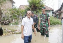 Di Desa Cigelam, Dandim 0602/Serang Tinjau Banjir yang Rendam Pemukiman