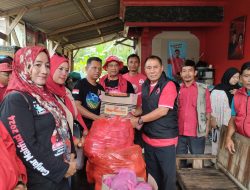 Lagi, Partai Banteng Moncong Putih Pandeglang Salurkan Bantuan Bagi Korban Banjir di Desa Sobang