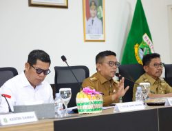 Pimpin Rapat Penanganan Banjir, Gubernur Andra Soni : “Normalisasi Sungai Jadi Langkah Awal”