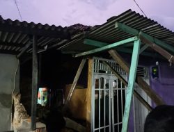 Rumah Roboh di Kelurahan Kaligandu, Satu Orang Tewas