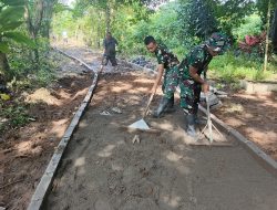 Pembangunan Jalan di Desa Sukamenak, Wujud Kemanunggalan TNI dan Rakyat