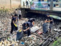 Gerakan Banten ASRI, Puluhan Ton Sampah Kali Sabi Dibersihkan Relawan