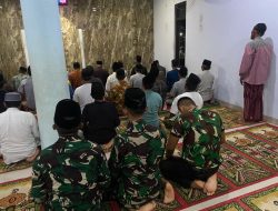 Satgas TMMD Ke-127 Kodim 0602/Serang Shalat Tarawih Bersama Warga