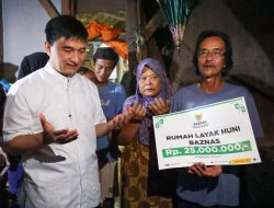 Wagub Dimyati Serahkan Bantuan Renovasi Rumah, Ingatkan Jangan untuk Beli Motor