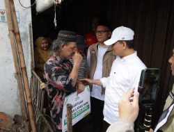 Wagub Banten Dimyati Salurkan Bantuan Bedah Rumah Tiga Lansia Bersaudara di Karawaci