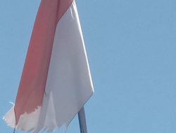 Sungguh Miris, Bendera Merah Putih Usang dan Robek Berkibar di SDN Pasirdurung 1 Pandeglang