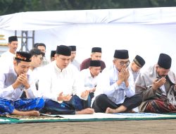 Gubernur Andra Soni Shalat Idulfitri di Alun-Alun Serang, Ajak Pererat Silaturahmi dan Persaudaraan