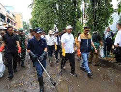 Sekda Banten Dampingi Menteri LH Bersih-bersih di Royal Baroe