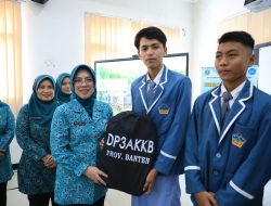 Gerakan PKK Mengajar, Tinawati Andra Soni Ajak Siswa Cegah Perundungan di Sekolah